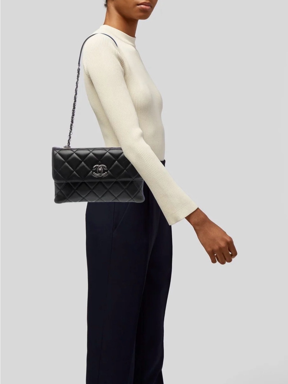 Chanel Trendy CC Shoulder Flap Bag in Black - Picture 13 of 15